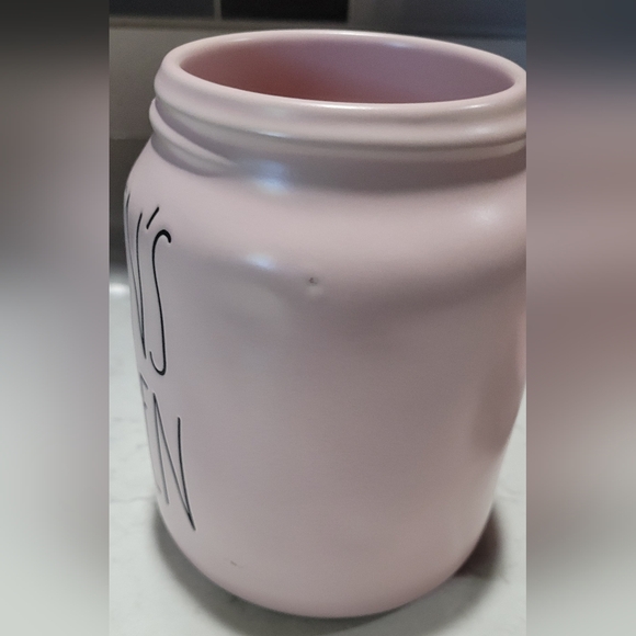 Rae Dunn QUEEN'S KITCHEN Matte Pink Canister With Crown Topper Lid - Picture 5 of 7